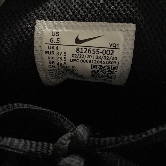 Nike sneakers - Picture 3 of 3